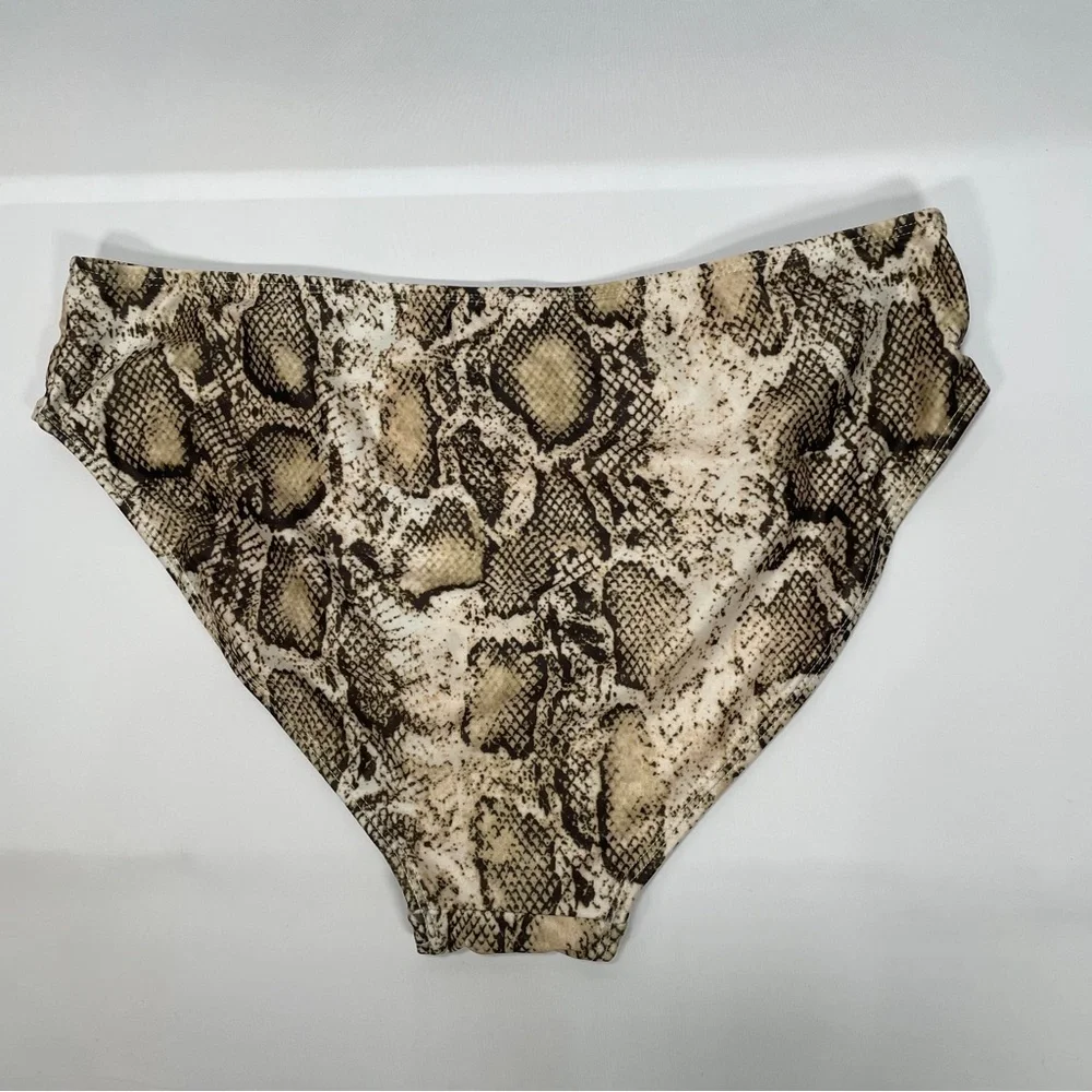 NWT Women's Girls Medium Seas The Day YMI 2 Piece Bandeau Bikini.